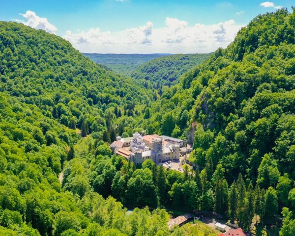 PELERINAJ LA SFÂNTUL NICODIM DE LA TISMANA | SFÂNTUL IRODION DE LA LAINICI | ➡️ 27 - 28 Septembrie | ⏰ PROMOȚIE | 2025